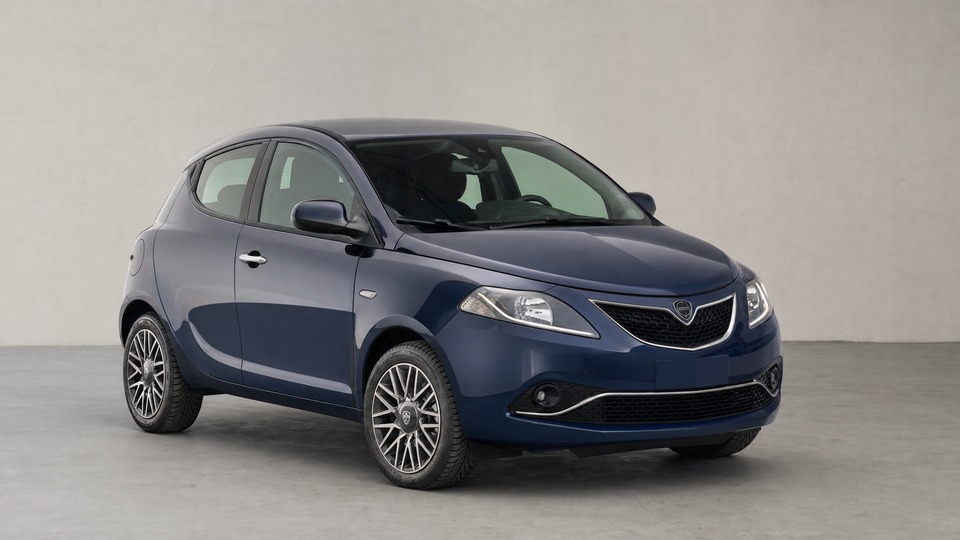 Lancia Ypsilon Hybrid Mk4