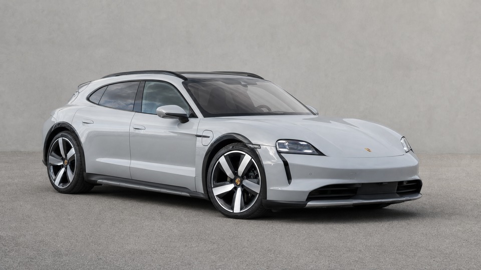 Porsche Taycan Cross Turismo J1