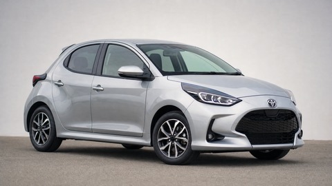 Toyota Yaris XP210 Hybrid