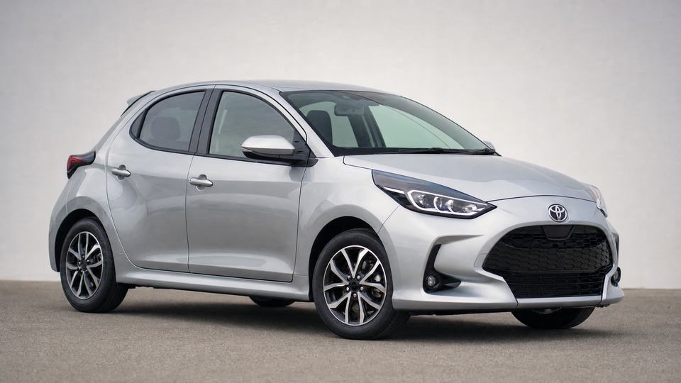 Toyota Yaris XP210 1.0 VVT-i